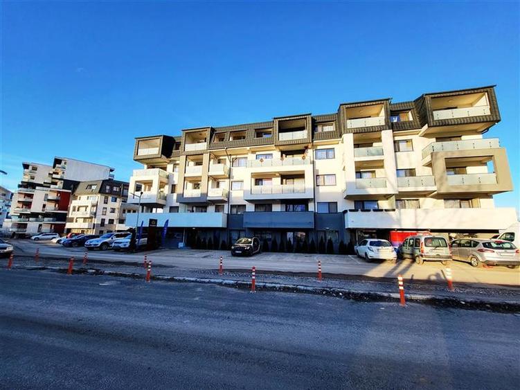 Apartament cu 2 camere decomandat, mobilat în Tractorul