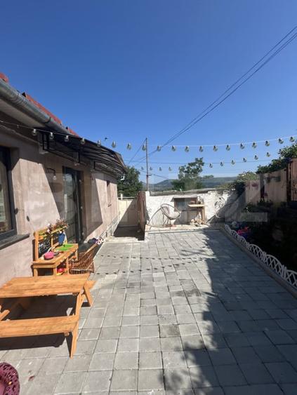 Casă cu 2 camere cu Teren 194 Mp în Central