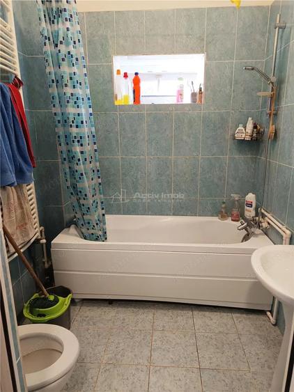 Casă cu 3 camere cu Teren 1642 Mp în Pojejena