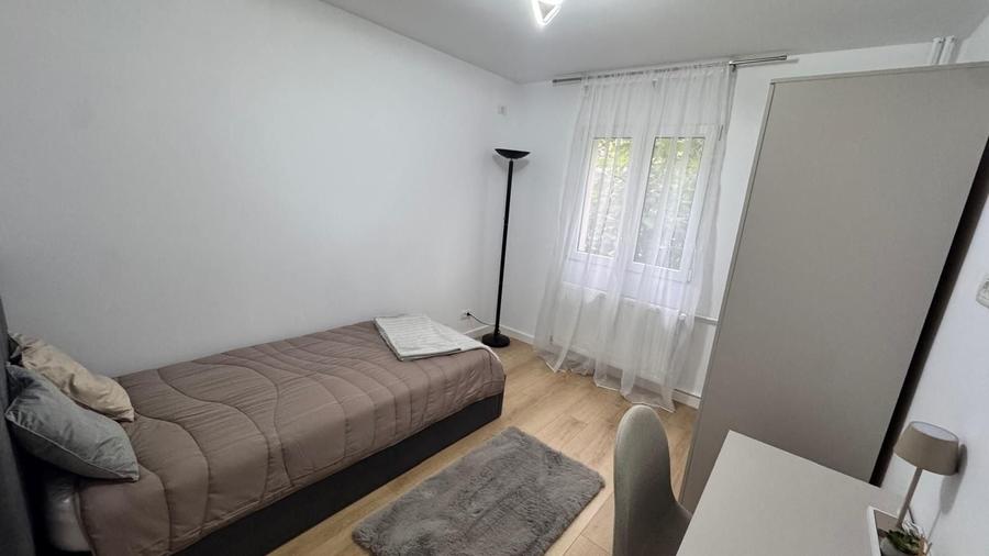 Apartament cu 3 camere decomandat, mobilat în Titan