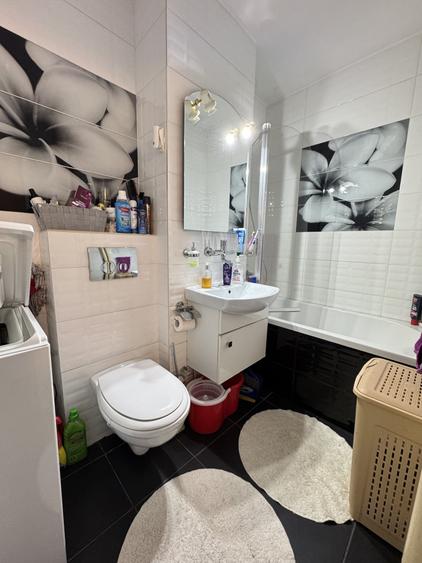 Apartament cu 3 camere decomandat, mobilat în Dâmbul Rotund