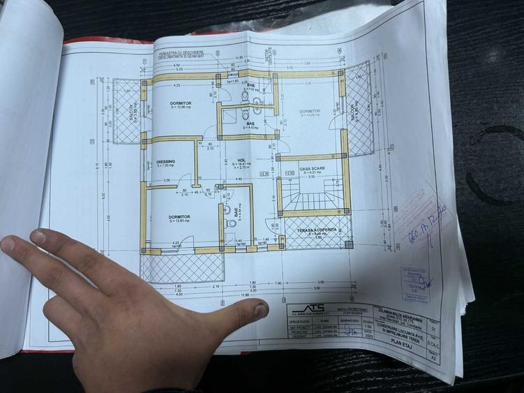 Casă cu 4 camere în Central