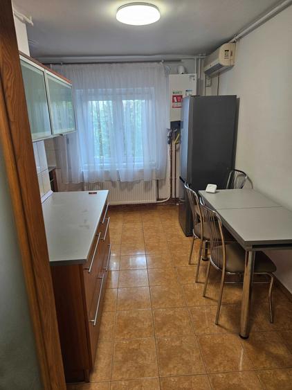 Apartament cu 2 camere decomandat în Steaua
