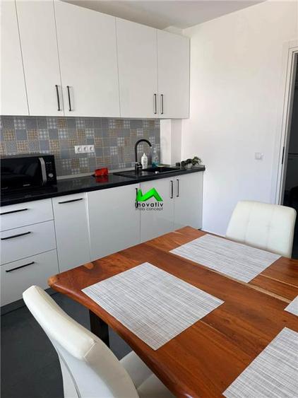 Apartament cu 4 camere decomandat în Hipodrom 3