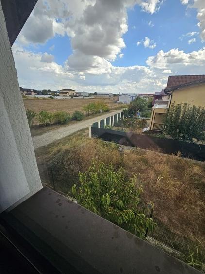 Casă cu 5 camere cu Teren 521 Mp în Balotești