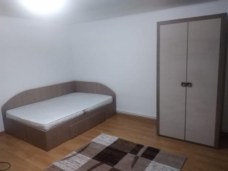 Garsonieră decomandată în Trivale