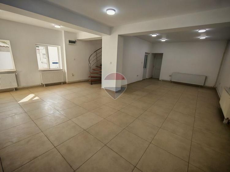 Spațiu comercial, de 112 mp, în Central