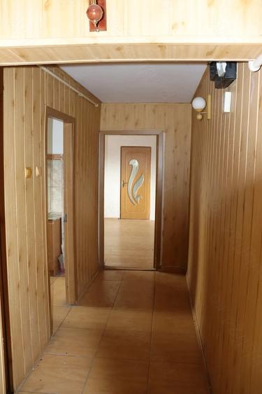 Apartament cu 3 camere semidecomandat în Dorobanți 1