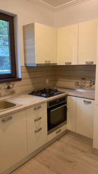 Apartament cu 3 camere decomandat, mobilat în Aviației