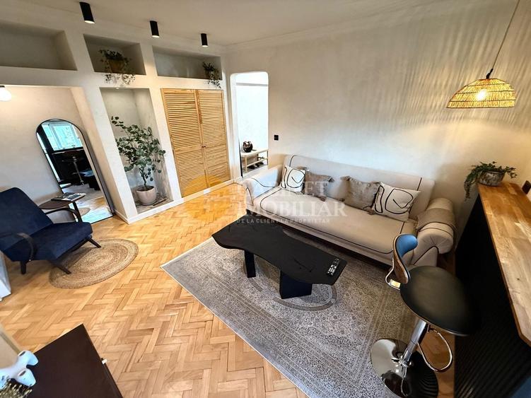 Apartament cu 2 camere semidecomandat, mobilat în Podu Roș