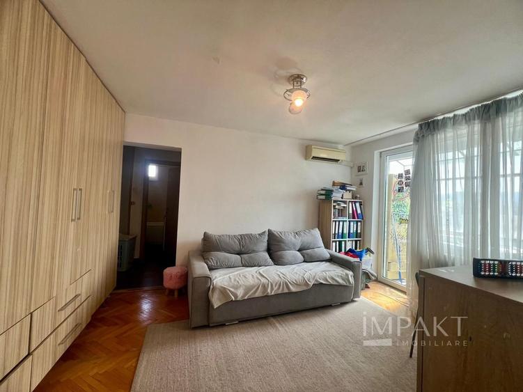 Apartament cu 3 camere semidecomandat în Grigorescu