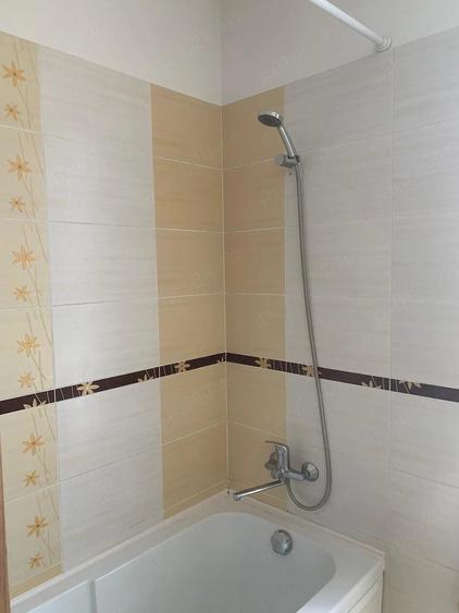 Apartament cu 3 camere semidecomandat în Șagului