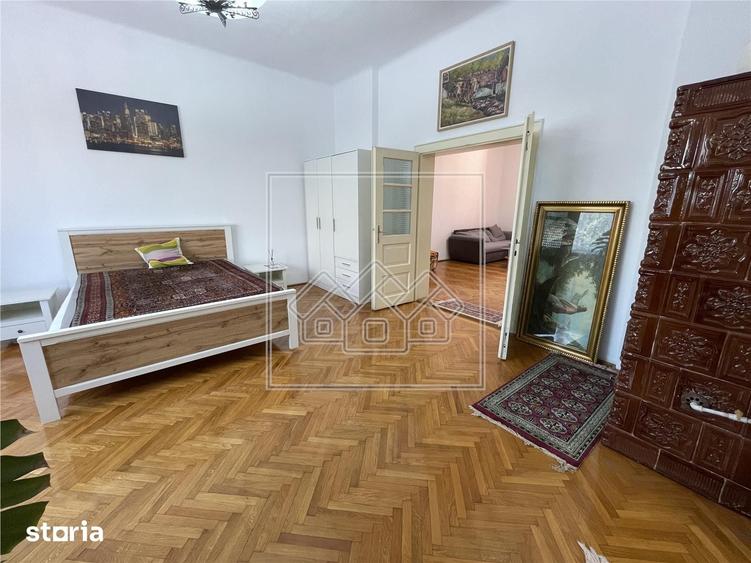 Apartament cu 4 camere în Central