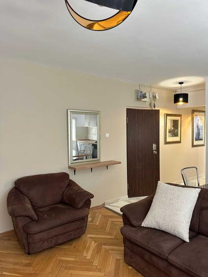 Apartament cu 2 camere decomandat în Polivalentă