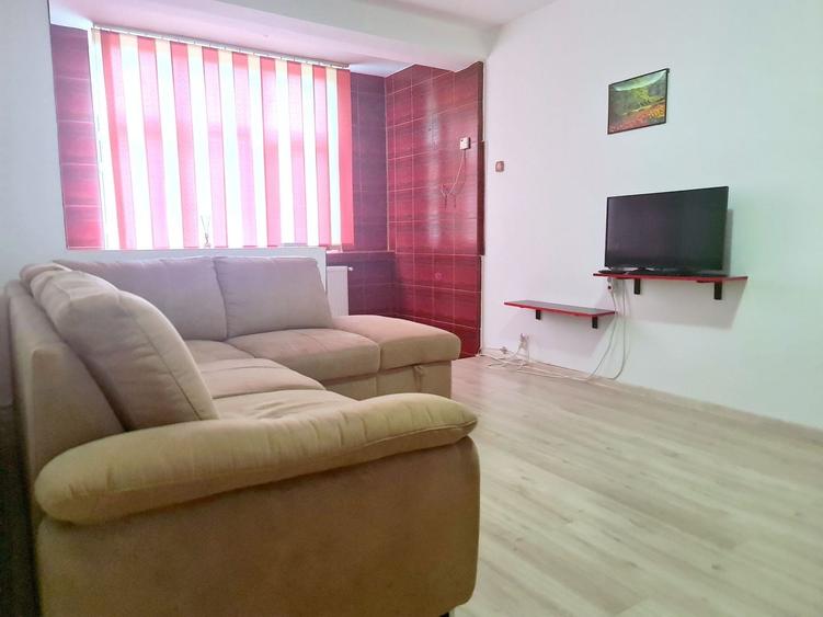 Apartament cu 2 camere semidecomandat, mobilat în Micro 16