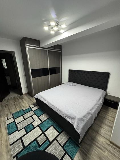 Apartament cu 3 camere în Palazu Mare