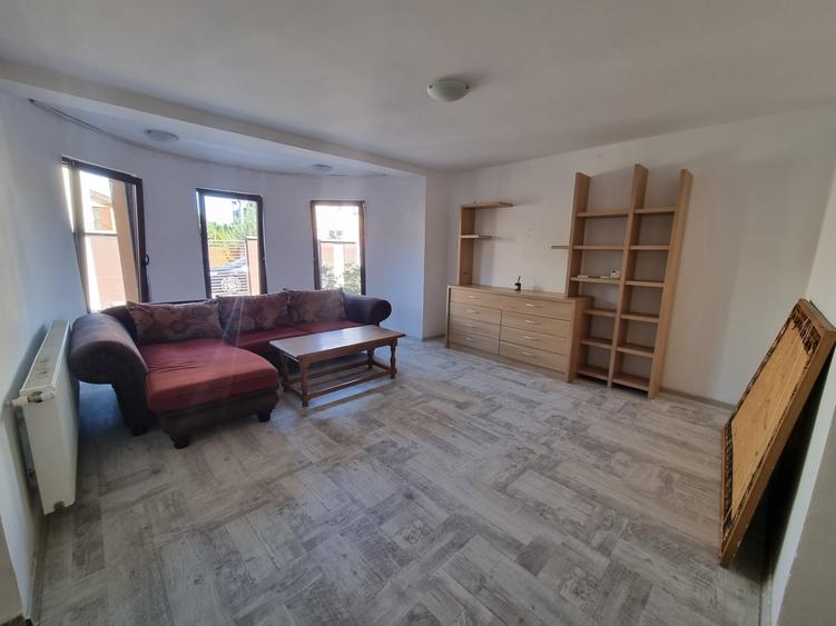 Casă individuală cu 4 camere cu Teren 200 Mp în Micești