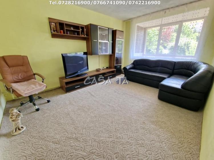 Inchiriere apartament 3 camere, situat in Targu Jiu, Str. G-ral Christian Tell - 1