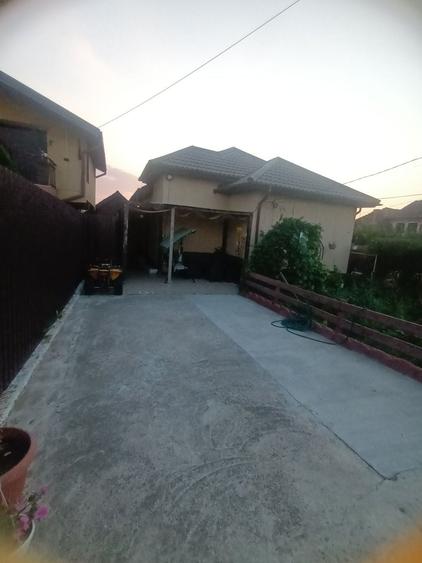 Casă cu 3 camere în Mărăcineni