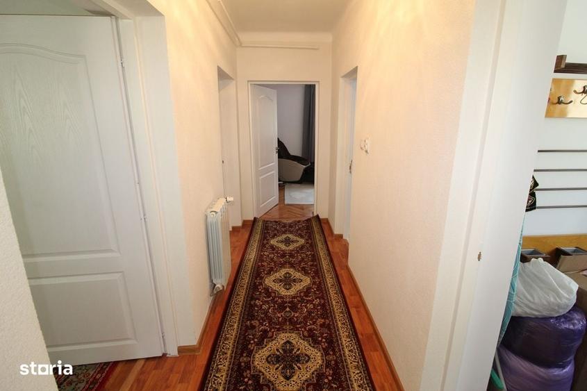 Casă cu 4 camere în Hunedoara
