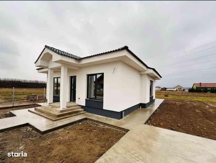 Casă cu 4 camere în Cheriu