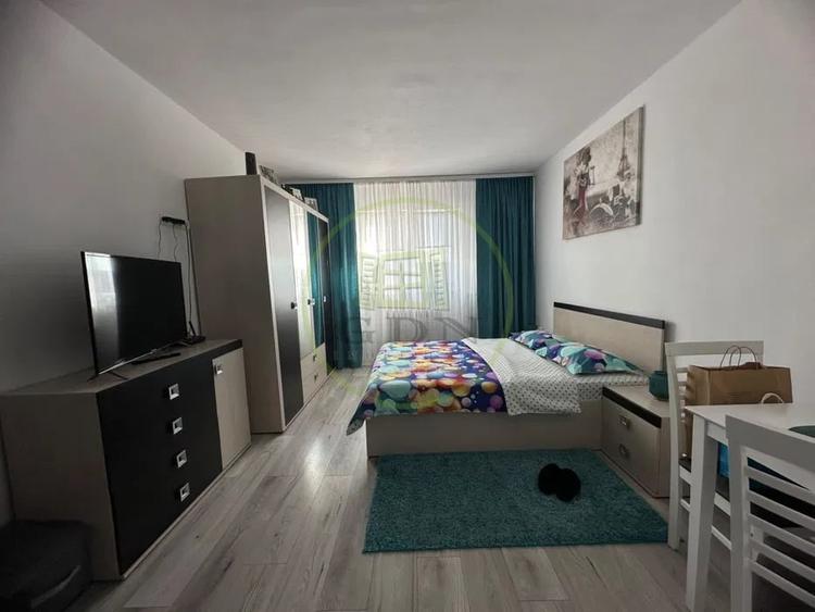 Garsonieră decomandată, mobilată în Vasile Aaron