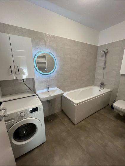 Apartament cu 7 camere decomandat în Nord