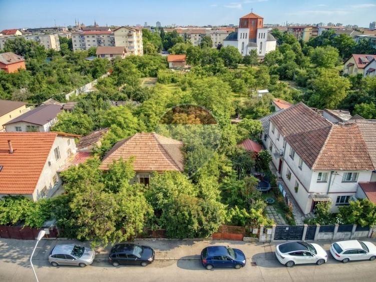 Teren Construcții intravilan de 1242 mp, în Girocului