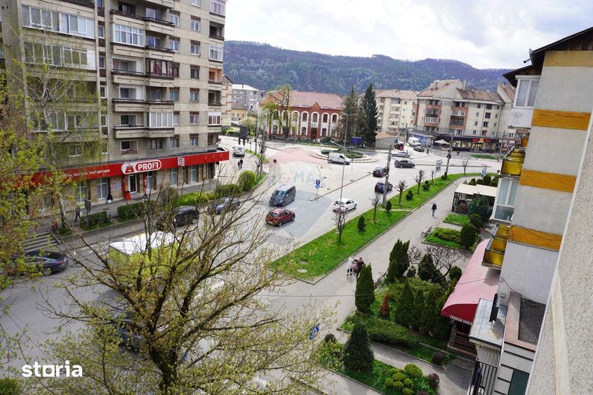 Apartament cu 2 camere decomandat în Central