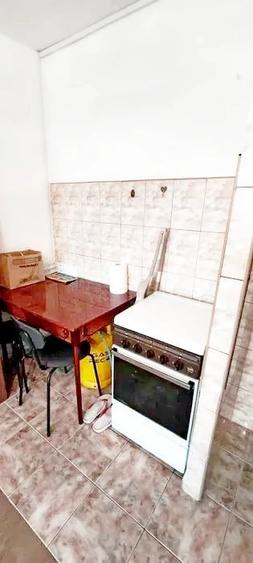 : Zona Calea Buzia?ului Str. Cerna - De inchiriat garsoniera, etaj 2 din 4, 120 de euro pe luna