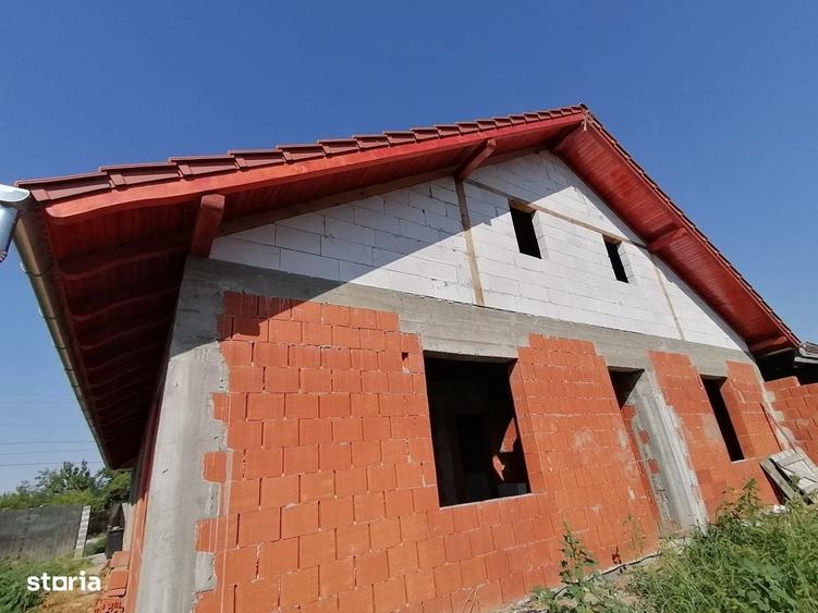 Casă cu 4 camere în Țipar