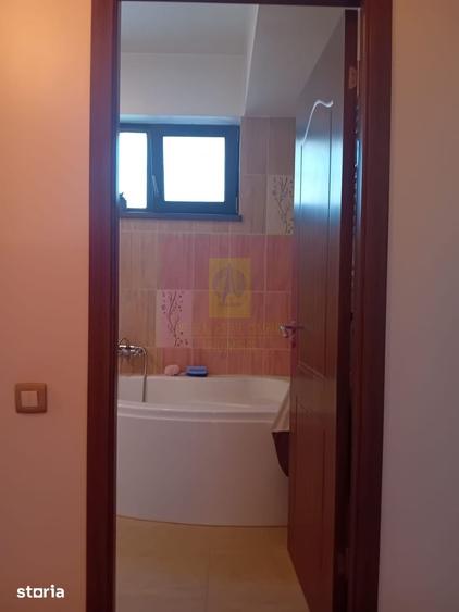 Casă cu 5 camere cu Teren 240 Mp în Cișmigiu
