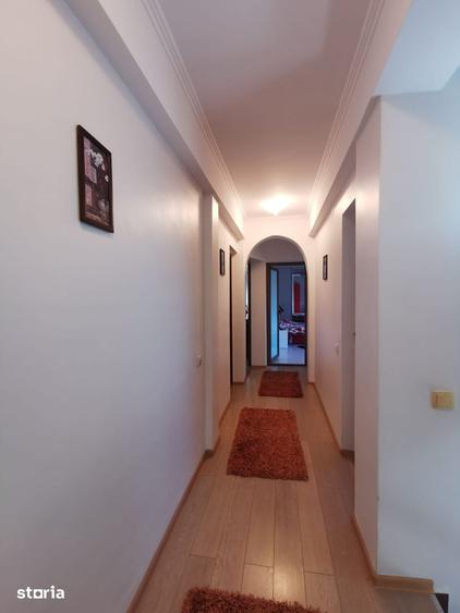 Casă cu 4 camere cu Teren 450 Mp în Central