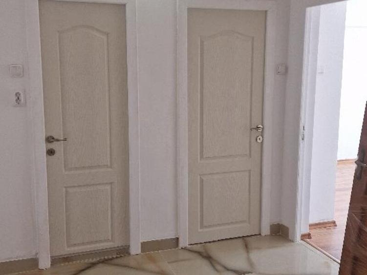 Apartament cu 2 camere decomandat în Splaiul Unirii