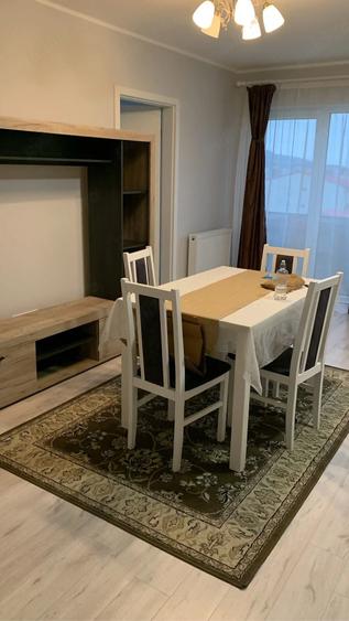 Apartament cu 3 camere decomandat în Florești