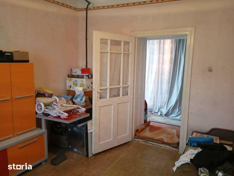 Casă cu 4 camere cu Teren 1407 Mp în Central