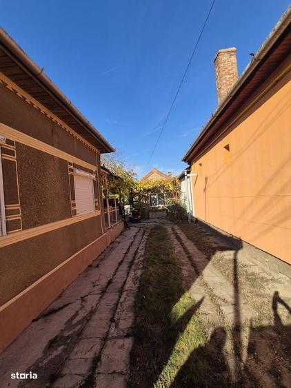 Casă cu 4 camere cu Teren 1440 Mp în Central