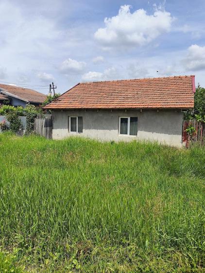 Casă cu Teren 1500 Mp în Otvești