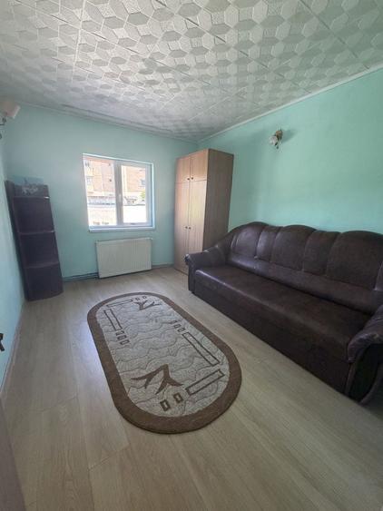 Apartament cu 3 camere decomandat în Noua