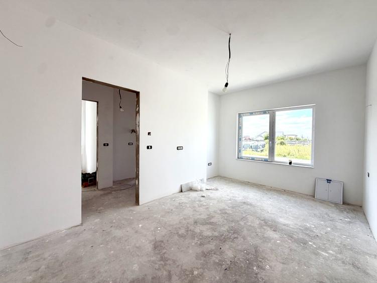Duplex cu 5 camere cu Canalizare în Săcălaz