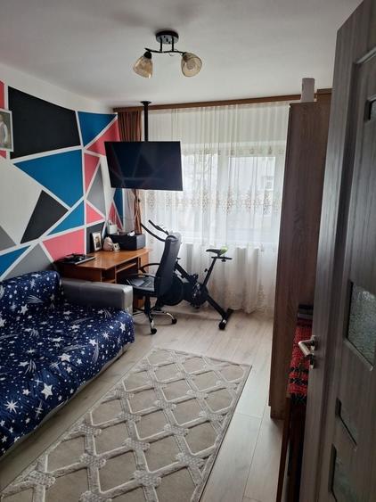 Apartament cu 3 camere decomandat în Central