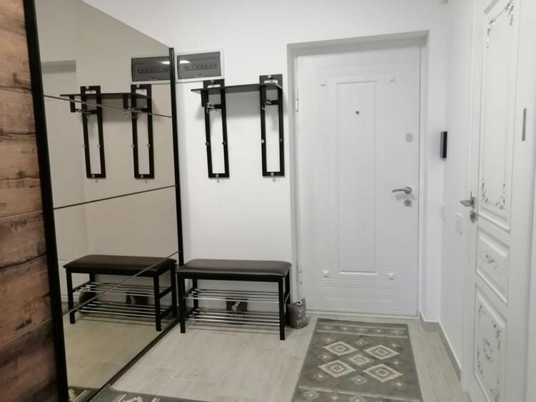 Apartament cu 2 camere decomandat în Cârlig