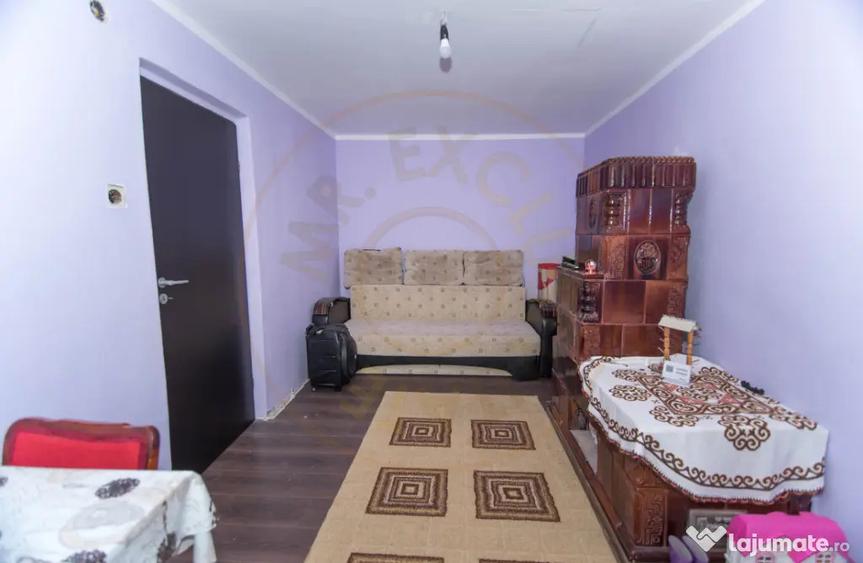 Casă cu 3 camere cu Teren 1000 Mp în Văcarea