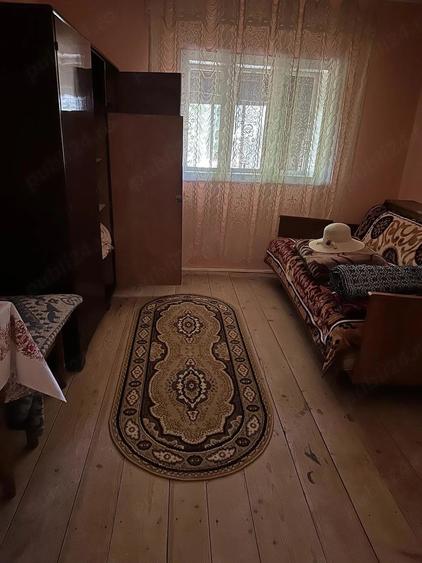 Casă cu 2 camere cu Teren 1400 Mp în Moțca