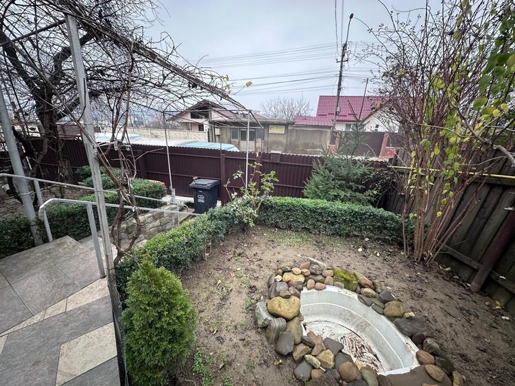 Casă cu 3 camere decomandat cu Teren 400 Mp în Galata