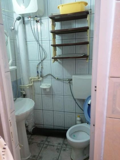 Garsonieră decomandată în Vest