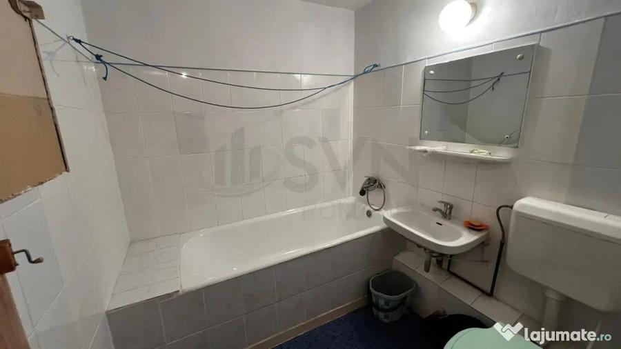 Apartament cu 3 camere decomandat în Costin Georgian