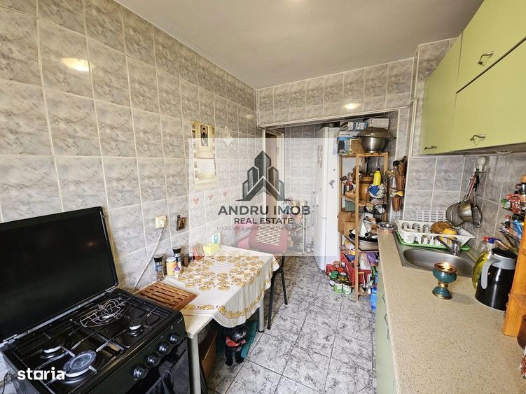 Apartament cu 3 camere semidecomandat în Dristor