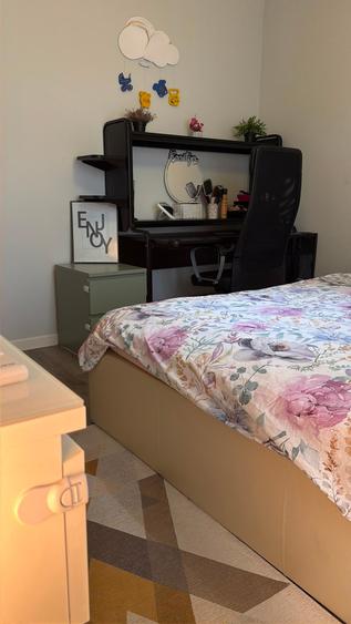 Apartament cu 3 camere decomandat în Drumul Taberei