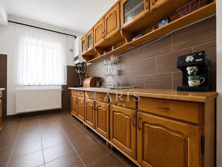 Apartament cu 4 camere decomandat în Bucovina